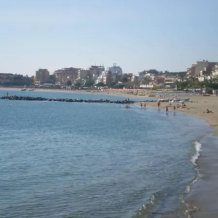 Bilocale A Pochi Passi Dal Mare Apartment Giardini Naxos Exterior photo